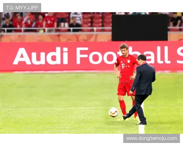 新城堡与布里斯班的精彩对决揭示足球战术与团队合作的魅力