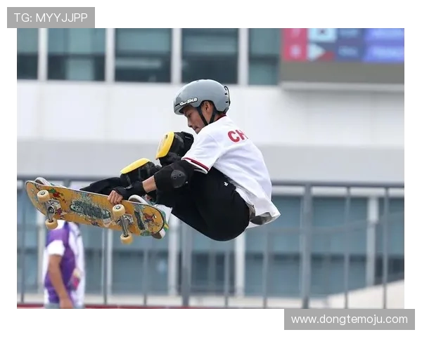 重庆滑板队在世界滑板锦标赛中以61分稳居积分榜首位 重庆滑板队在世界滑板锦标赛中以61分稳居积分榜首位